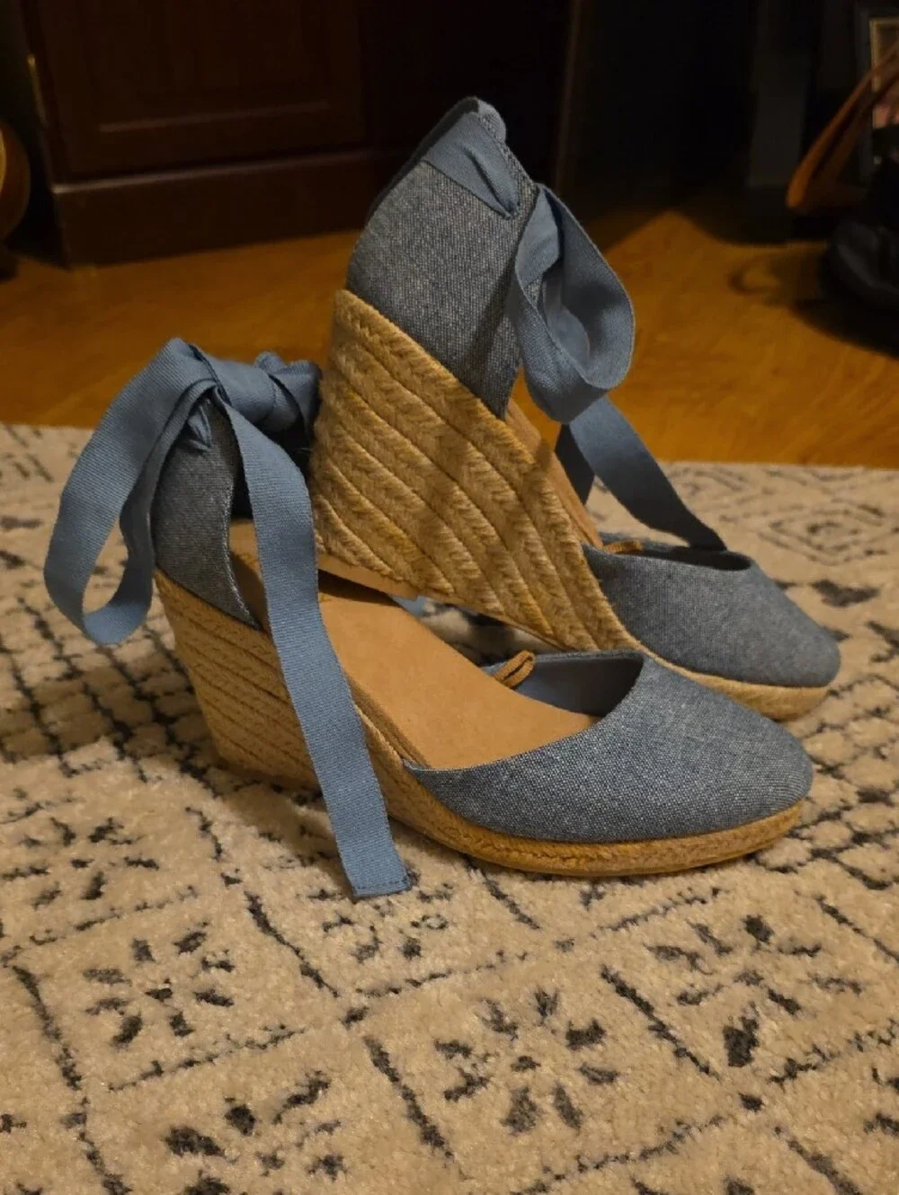 Old Navy Women’s Blue Wedge Sandals Ankle Tie, Size 6, NWOT